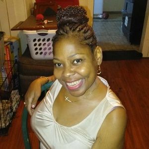 Meet your Posher, Cecilia